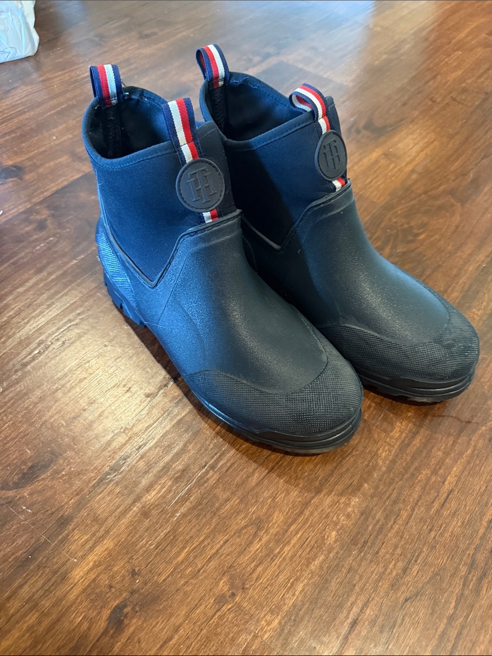 Men’s Tommy Hilfiger Navy Rain Boots with Striped Pull Tab size 10
